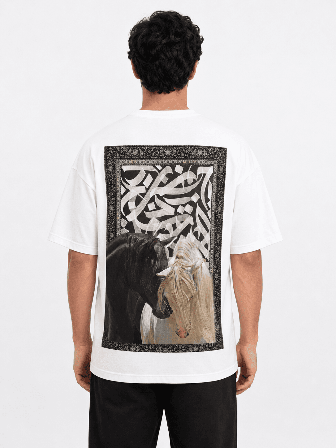 MONOCHROME HORSES GRAPHIC T-SHIRT - White